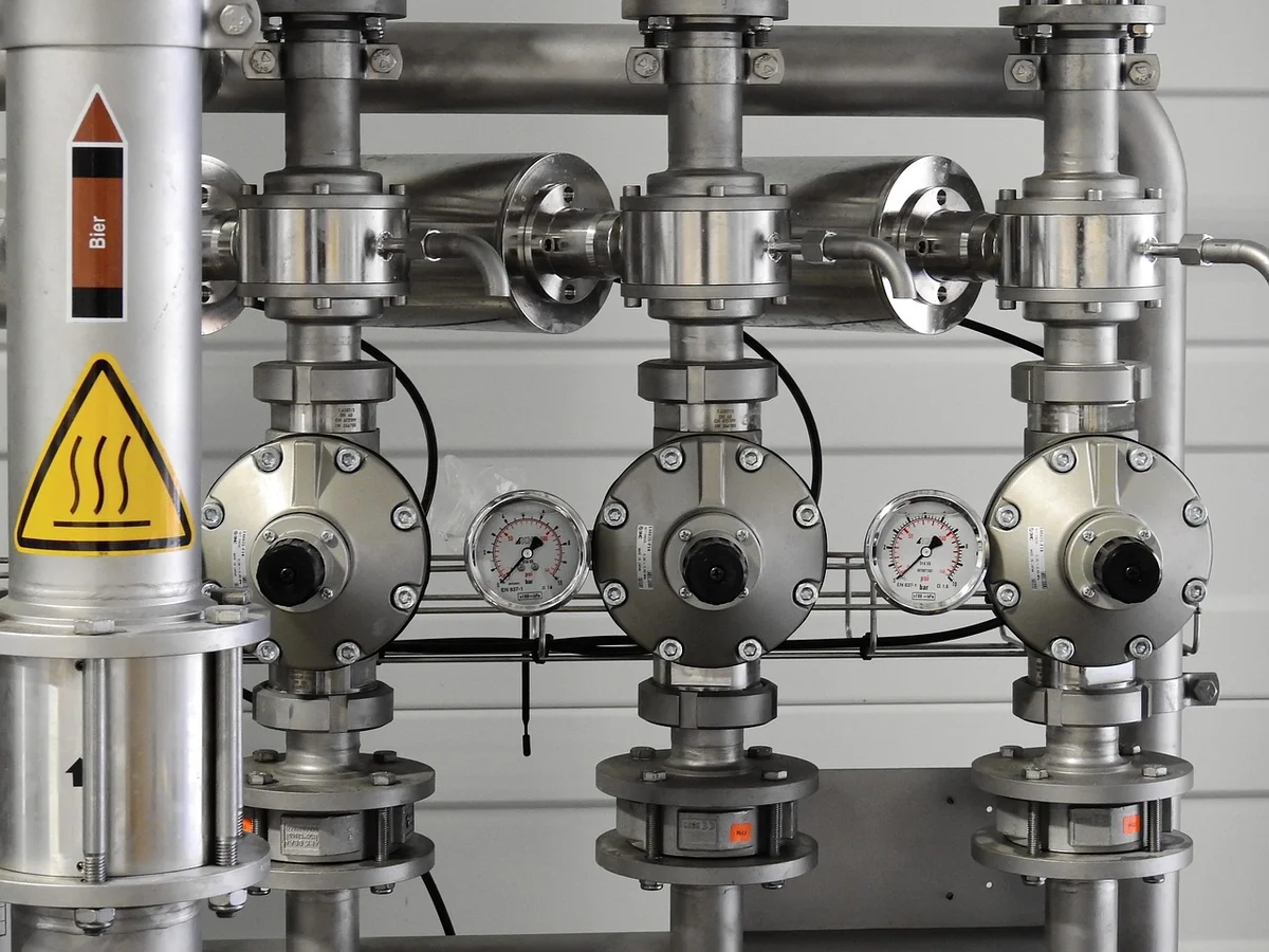 Assembler tube acier sans soudure : guide ultime pour un montage parfait en 2026