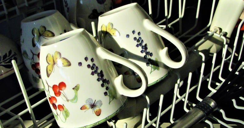 Porcelaine au lave vaisselle : le vrai guide pour ne pas la casser
