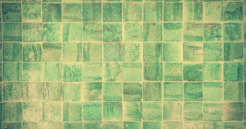 Quelle hauteur de carrelage pour les WC ? Le guide pratique